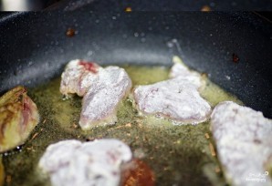 Куриная печень, жареная с луком