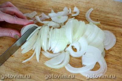 Куриные желудки с карамелизированым луком