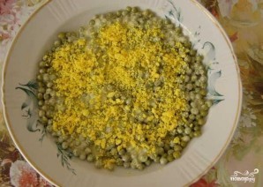 Куриный салат с солеными огурцами