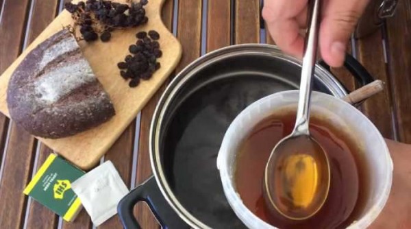 Квас из чёрного хлеба в домашних условиях с дрожжами Квас из чёрного хлеба в домашних условиях с дрожжами