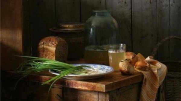 Квас из чёрного хлеба в домашних условиях с дрожжами Квас из чёрного хлеба в домашних условиях с дрожжами