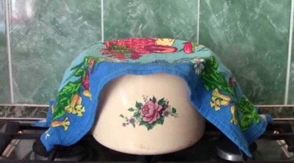 Квас из чёрного хлеба в домашних условиях с дрожжами Квас из чёрного хлеба в домашних условиях с дрожжами