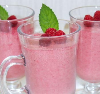 Нежнейший малиновый мусс (Вкуснейший ягодный десерт на сливках!)