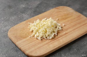 Овсяная каша с помидорами и сыром