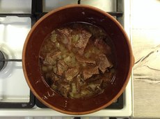 Простой рецепт невероятно нежной говядины в духовке Простой рецепт невероятно нежной говядины в духовке