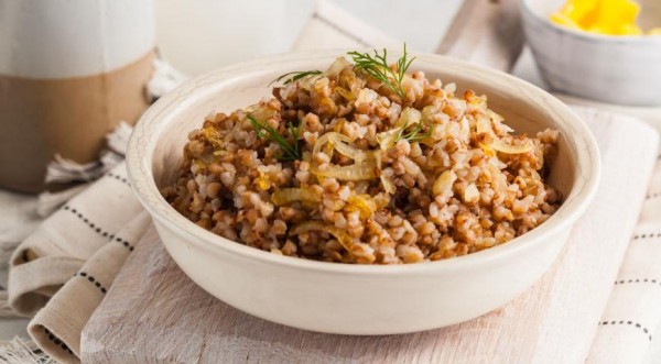 Рассыпчатая гречка с жареным луком, пошаговый рецепт с фото Рассыпчатая гречка с жареным луком, пошаговый рецепт с фото