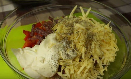 Салат из цветной капусты с помидорами и сыром &mdash; рецепты простые и вкусные с фотографиями