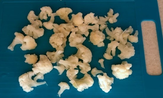 Салат из цветной капусты с помидорами и сыром &mdash; рецепты простые и вкусные с фотографиями