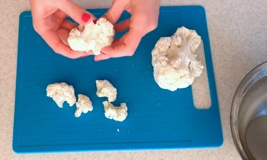 Салат из цветной капусты с помидорами и сыром &mdash; рецепты простые и вкусные с фотографиями