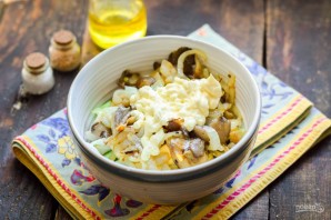 Салат из вешенок и кальмаров