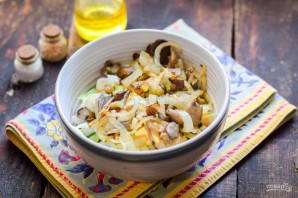 Салат из вешенок и кальмаров