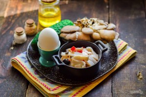 Салат из вешенок и кальмаров