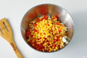 Салат "Каприз" с курицей и грибами