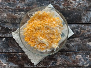 Салат "Мандаринки" с курицей и сыром