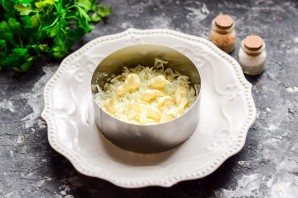 Салат "Мимоза" с кальмарами Салат "Мимоза" с кальмарами