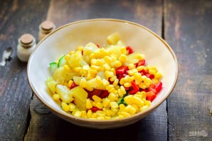 Салат с ананасом и перцем