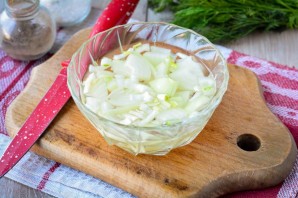 Салат с курицей, яблоками и орехами