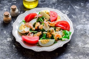 Салат с морским коктейлем и рукколой Салат с морским коктейлем и рукколой