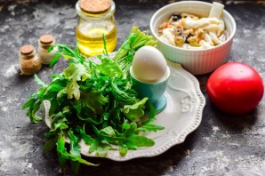 Салат с морским коктейлем и рукколой Салат с морским коктейлем и рукколой