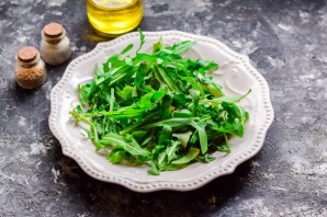 Салат с морским коктейлем и рукколой Салат с морским коктейлем и рукколой