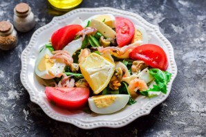 Салат с морским коктейлем и рукколой Салат с морским коктейлем и рукколой