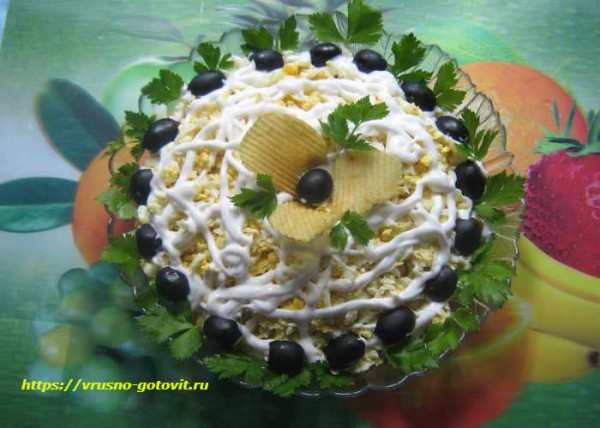 Салат с жареными шампиньонами, кукурузой, яйцом и сыром слоями — очень вкусный рецепт Салат с жареными шампиньонами, кукурузой, яйцом и сыром слоями — очень вкусный рецепт