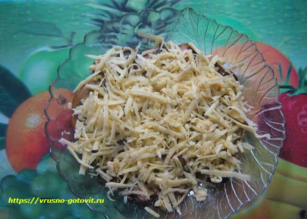 Салат с жареными шампиньонами, кукурузой, яйцом и сыром слоями — очень вкусный рецепт Салат с жареными шампиньонами, кукурузой, яйцом и сыром слоями — очень вкусный рецепт