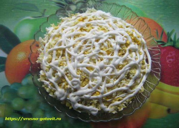 Салат с жареными шампиньонами, кукурузой, яйцом и сыром слоями — очень вкусный рецепт Салат с жареными шампиньонами, кукурузой, яйцом и сыром слоями — очень вкусный рецепт