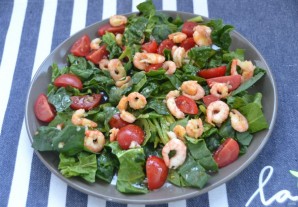 Салат со шпинатом и креветками Салат со шпинатом и креветками