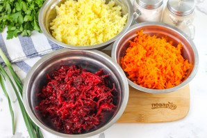 Селедка под шубой на вафельных коржах