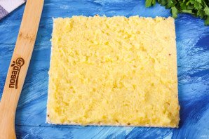 Селедка под шубой на вафельных коржах