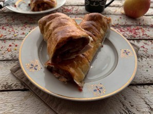 Штрудель с изюмом Штрудель с изюмом