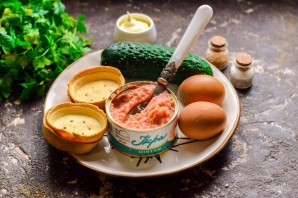 Тарталетки с икрой минтая