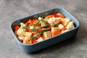 Тофу в духовке с овощами