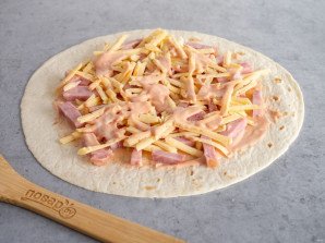 Тортилья с ветчиной и сыром