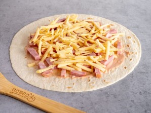 Тортилья с ветчиной и сыром Тортилья с ветчиной и сыром