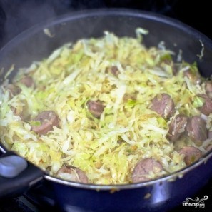 Тушеная капуста с сосисками Тушеная капуста с сосисками