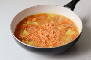 Тушеный картофель с чечевицей