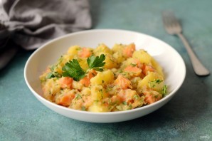 Тушеный картофель с чечевицей