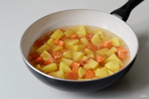 Тушеный картофель с чечевицей