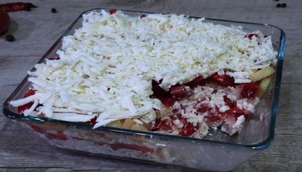 Вкусный салат Загадка для гостей, просто объедение — попробуйте и удивите своих гостей Вкусный салат Загадка для гостей, просто объедение — попробуйте и удивите своих гостей