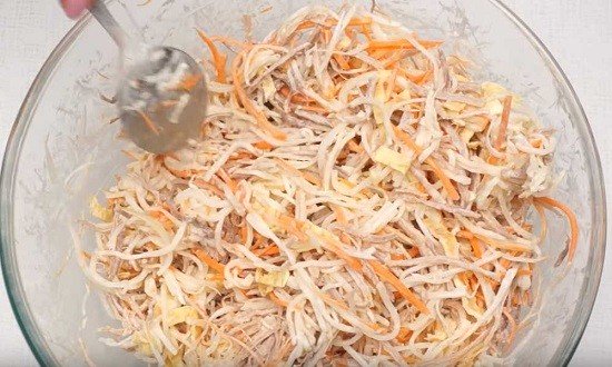 Вкусный салат Загадка для гостей, просто объедение — попробуйте и удивите своих гостей Вкусный салат Загадка для гостей, просто объедение — попробуйте и удивите своих гостей