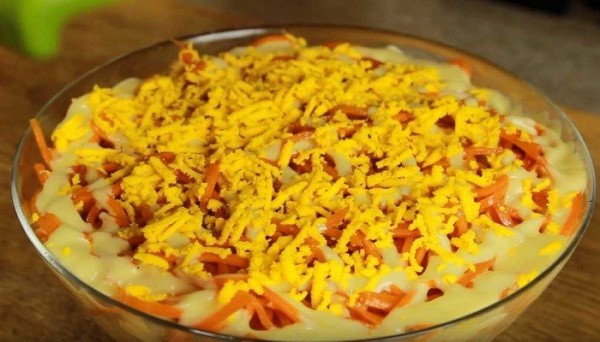 Вкусный салат Загадка для гостей, просто объедение — попробуйте и удивите своих гостей Вкусный салат Загадка для гостей, просто объедение — попробуйте и удивите своих гостей