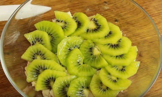 Вкусный салат Загадка для гостей, просто объедение — попробуйте и удивите своих гостей Вкусный салат Загадка для гостей, просто объедение — попробуйте и удивите своих гостей