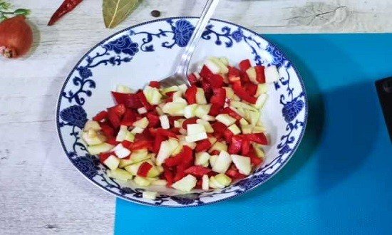 Вкусный салат Загадка для гостей, просто объедение — попробуйте и удивите своих гостей Вкусный салат Загадка для гостей, просто объедение — попробуйте и удивите своих гостей