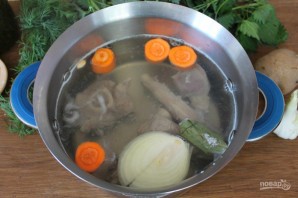 Зеленый борщ с говядиной