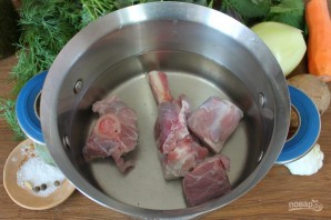 Зеленый борщ с говядиной