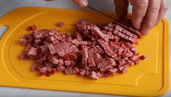 Зимний салат оливье — домашние рецепты праздничного классического салата Зимний салат оливье — домашние рецепты праздничного классического салата