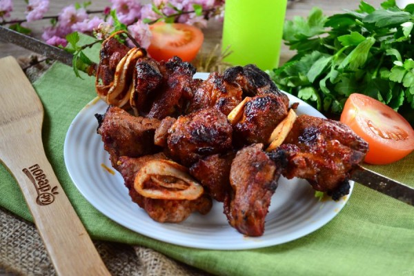 10 рецептов шашлыка из мяса. Жарим на мангале или в духовке!        