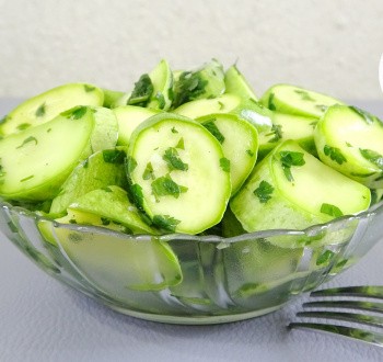 Быстрые маринованные кабачки в пакете